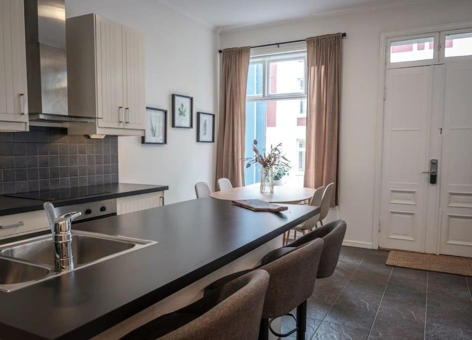 In The Heart Of Brosundet! Fully Equipped 3 Bed Room Ap Ålesund Dış mekan fotoğraf